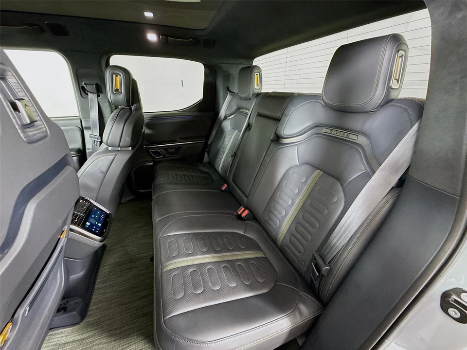 2022 Rivian R1T - Image 11 of 21