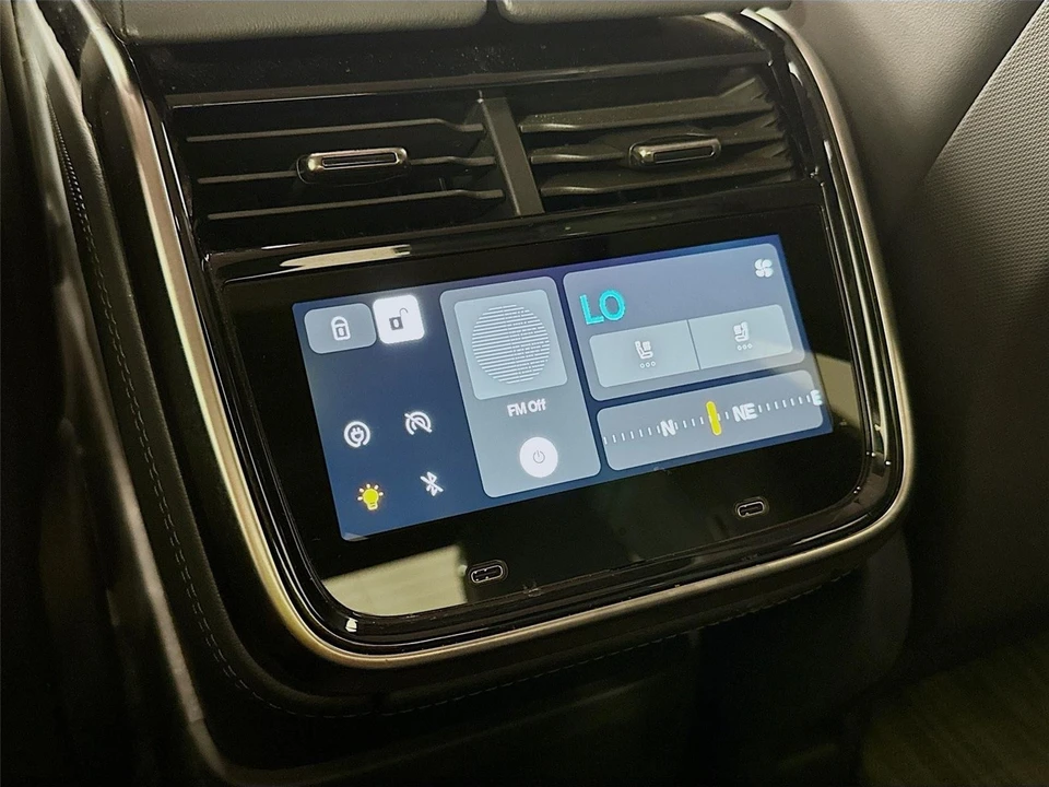 2022 Rivian R1T - Image 12 of 21