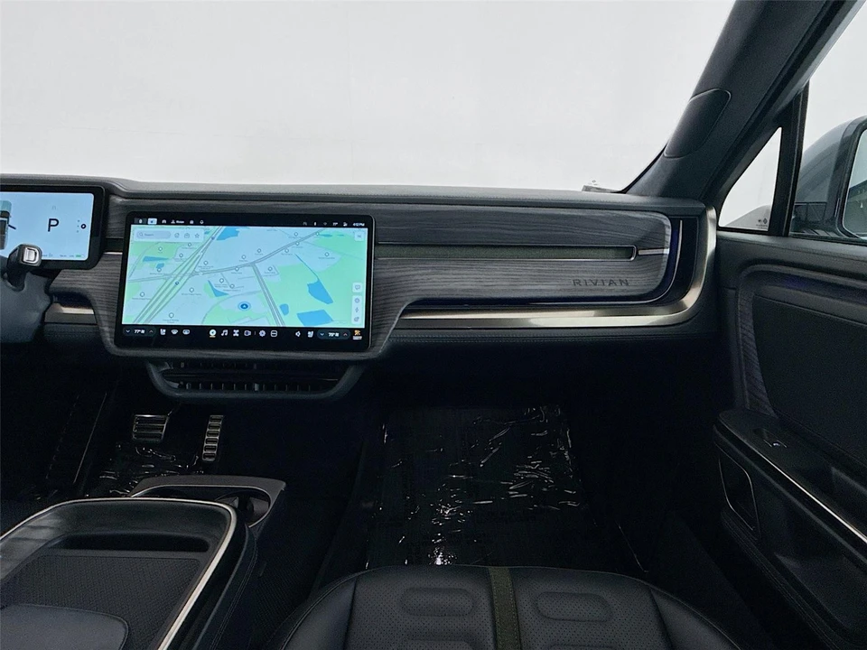 2022 Rivian R1T - Image 17 of 21