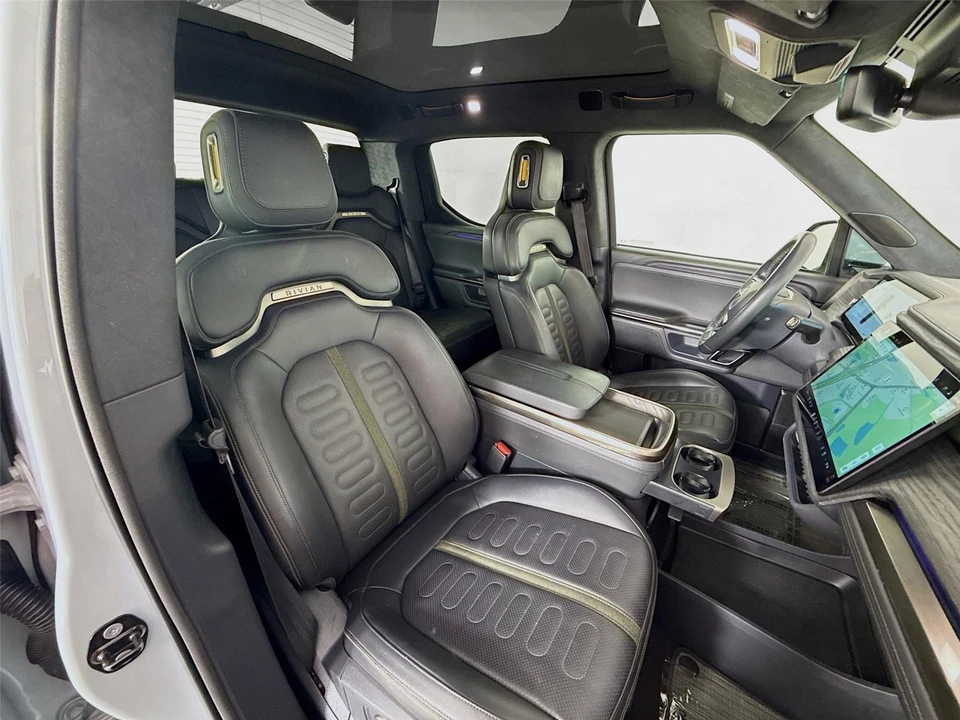 2022 Rivian R1T - Image 16 of 21