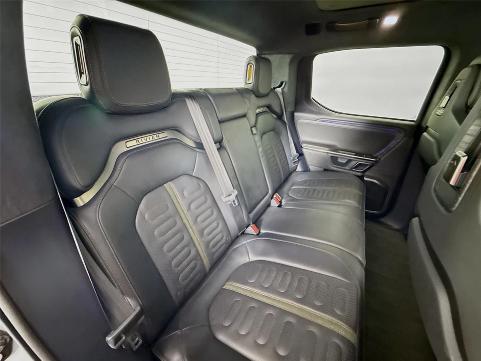 2022 Rivian R1T - Image 15 of 21