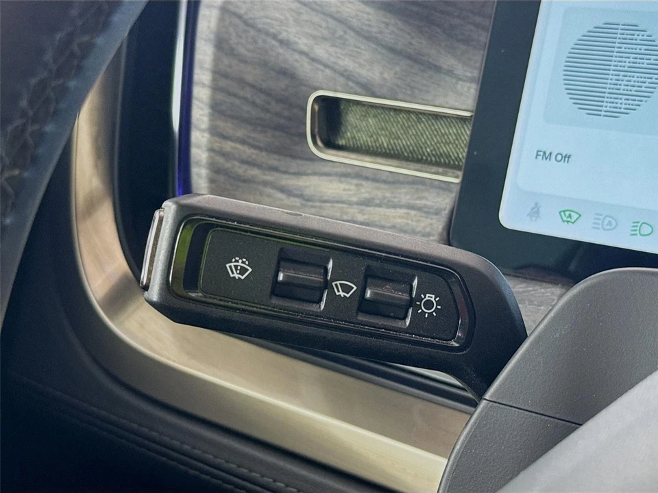 2022 Rivian R1T - Image 5 of 21