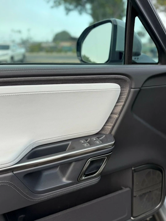 2022 Rivian R1T - Image 17 of 21