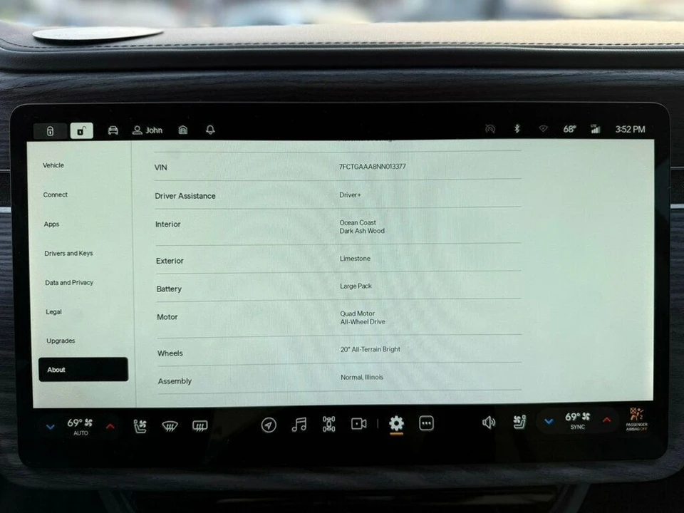 2022 Rivian R1T - Image 14 of 21