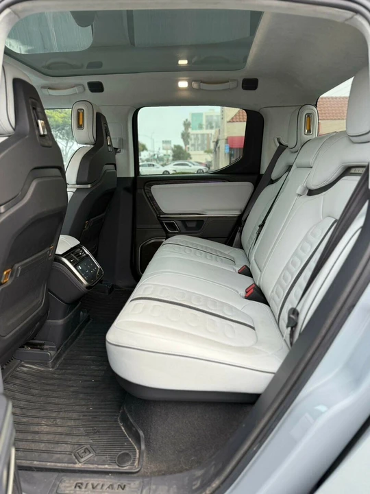 2022 Rivian R1T - Image 8 of 21
