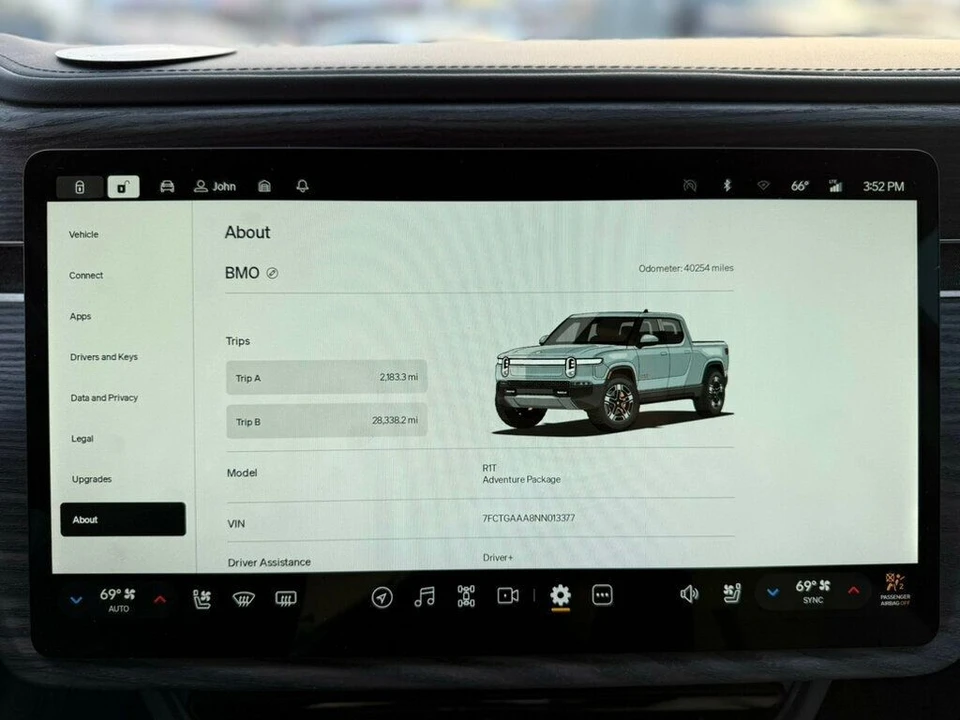 2022 Rivian R1T - Image 13 of 21