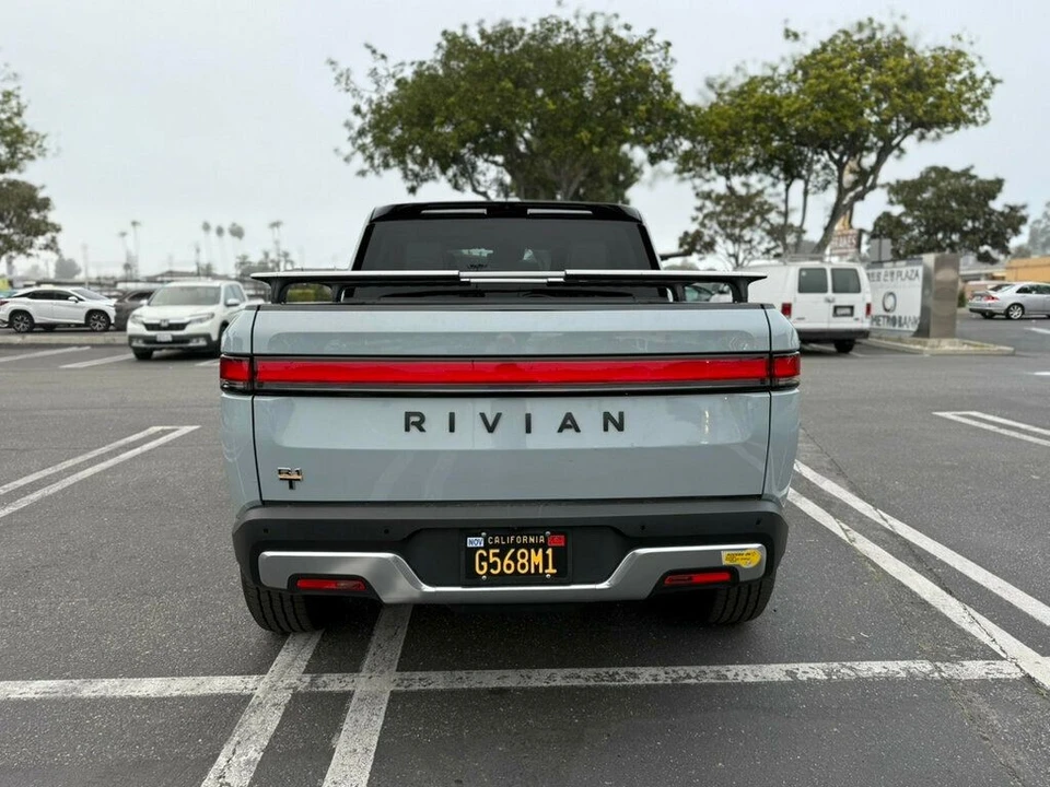 2022 Rivian R1T - Image 5 of 21