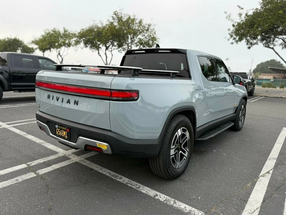 2022 Rivian R1T - Image 4 of 21