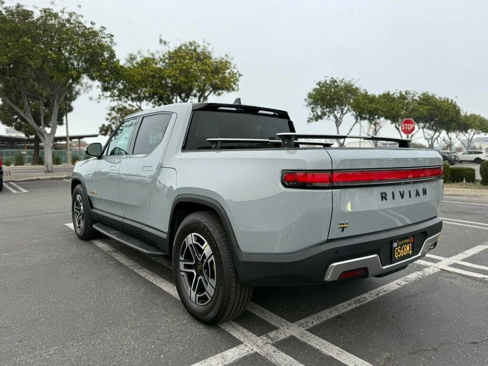 2022 Rivian R1T - Image 6 of 21