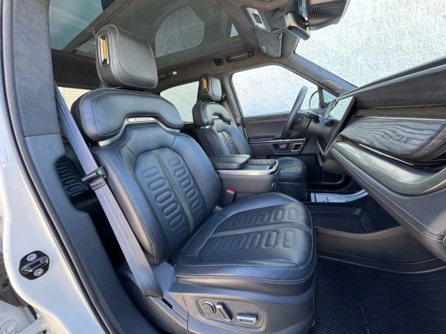2022 Rivian R1T - Image 15 of 21