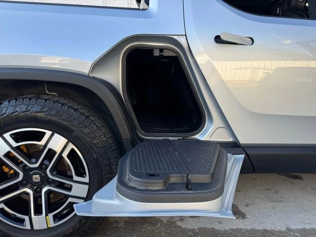 2022 Rivian R1T - Image 10 of 21
