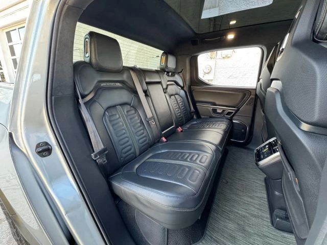 2022 Rivian R1T - Image 11 of 21