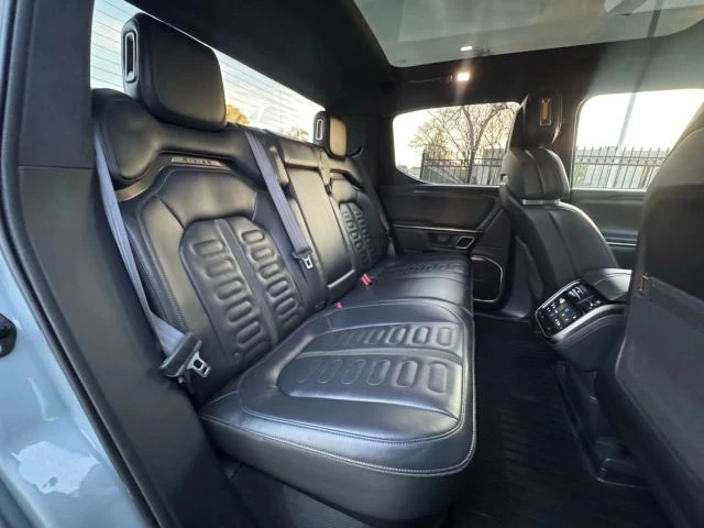 2022 Rivian R1T - Image 18 of 21