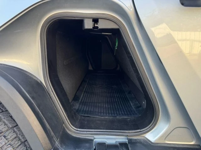 2022 Rivian R1T - Image 9 of 21