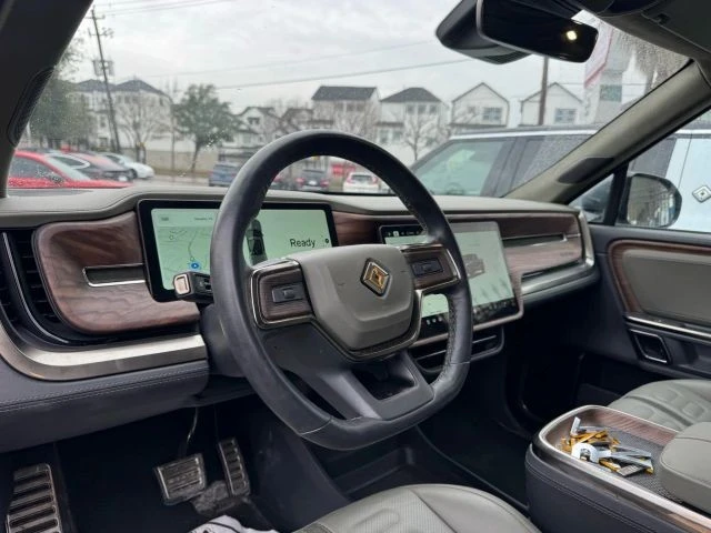 2022 Rivian R1T - Image 2 of 8