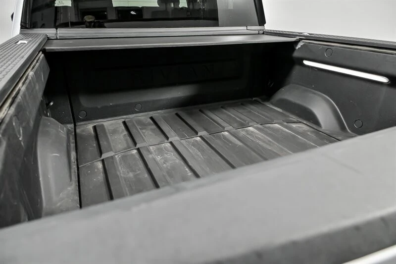 2022 Rivian R1T - Image 14 of 21