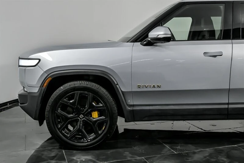 2022 Rivian R1T - Image 6 of 21