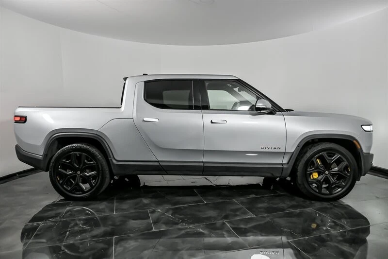2022 Rivian R1T - Image 12 of 21