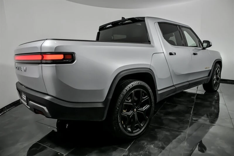 2022 Rivian R1T - Image 10 of 21