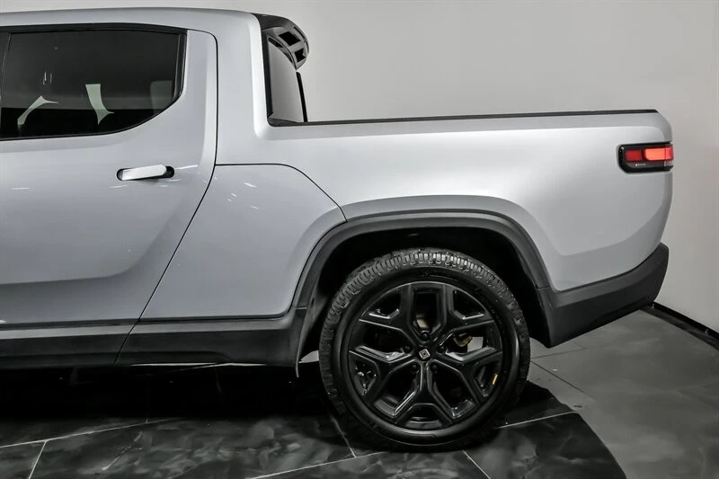 2022 Rivian R1T - Image 8 of 21