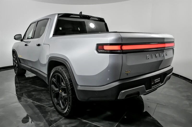 2022 Rivian R1T - Image 9 of 21