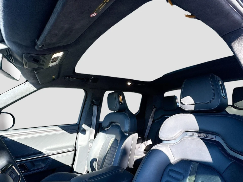 2022 Rivian R1T - Image 17 of 21
