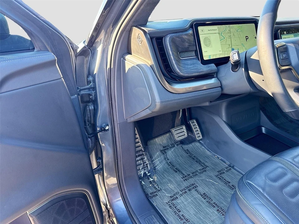2022 Rivian R1T - Image 8 of 21