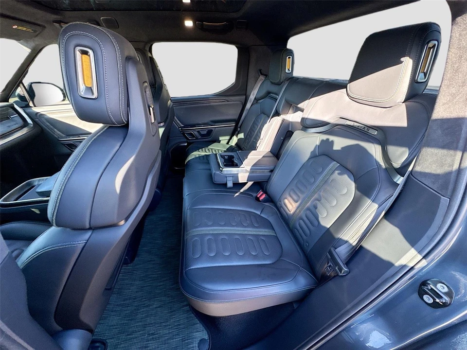 2022 Rivian R1T - Image 20 of 21