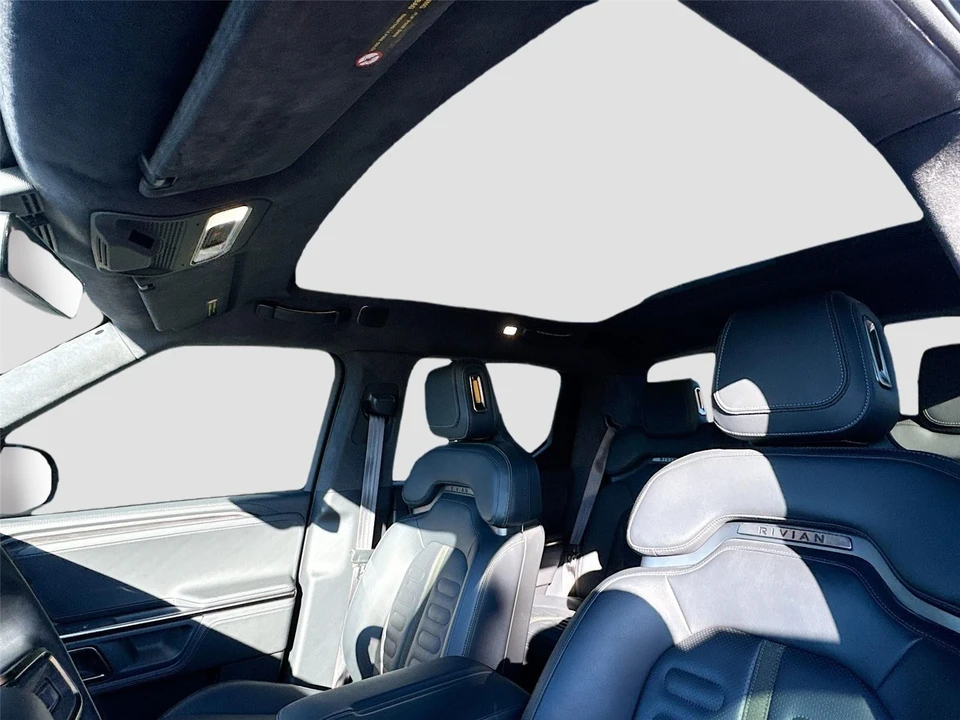 2022 Rivian R1T - Image 17 of 21