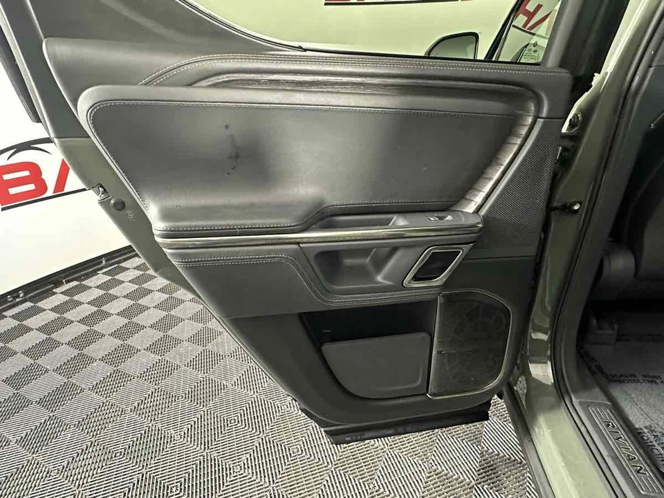 2022 Rivian R1T - Image 17 of 21