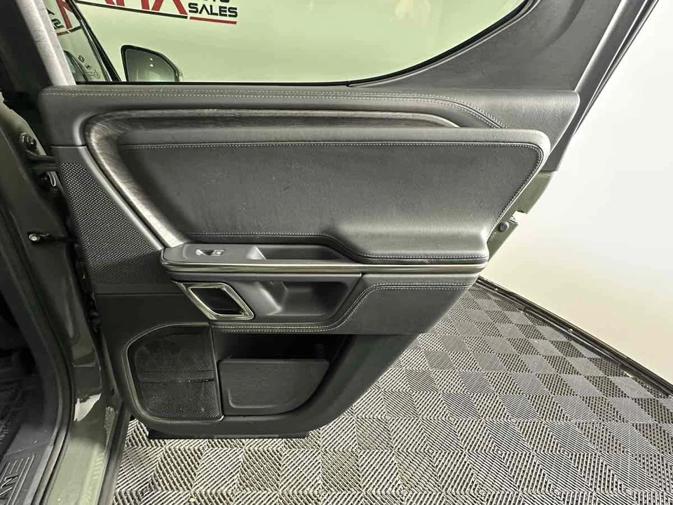 2022 Rivian R1T - Image 18 of 21