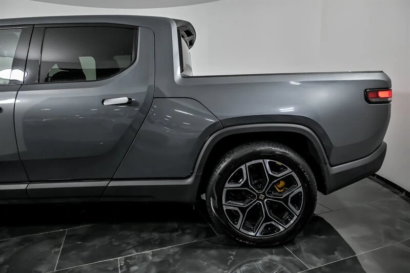 2022 Rivian R1T - Image 8 of 21