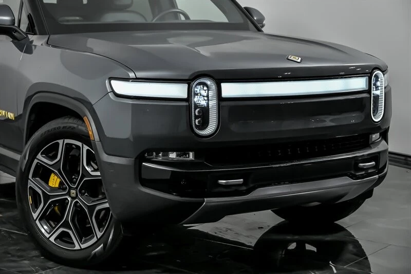 2022 Rivian R1T - Image 2 of 21