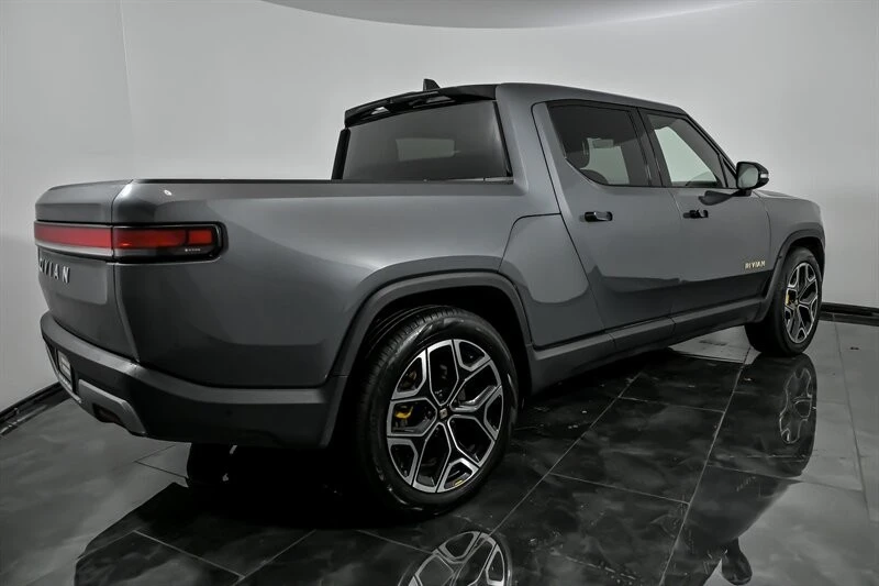 2022 Rivian R1T - Image 10 of 21