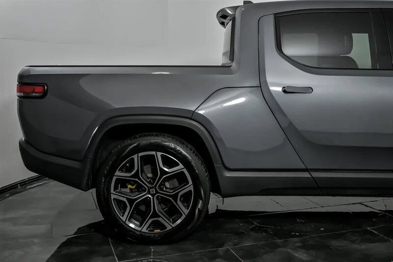 2022 Rivian R1T - Image 11 of 21