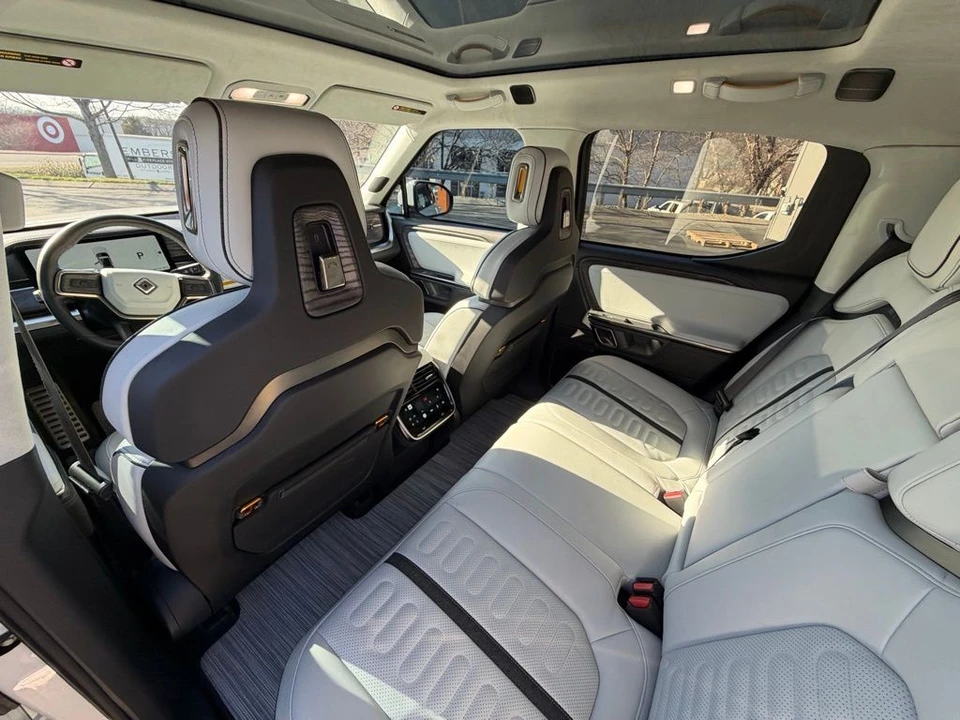 2022 Rivian R1T - Image 10 of 17