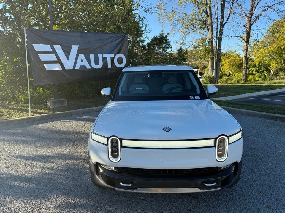 2022 Rivian R1T - Image 2 of 10