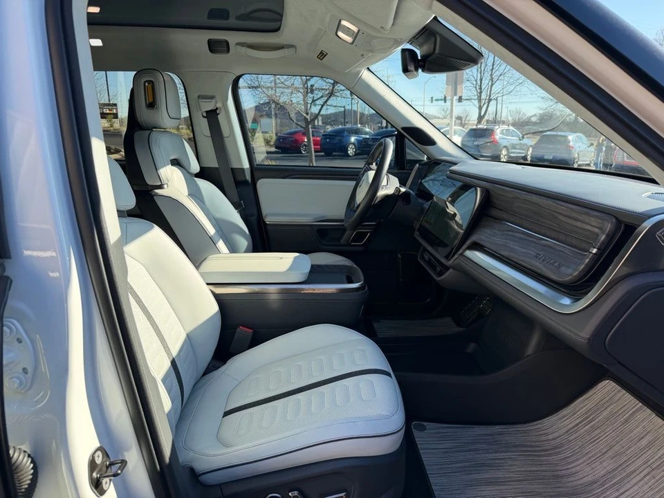 2022 Rivian R1T - Image 12 of 17