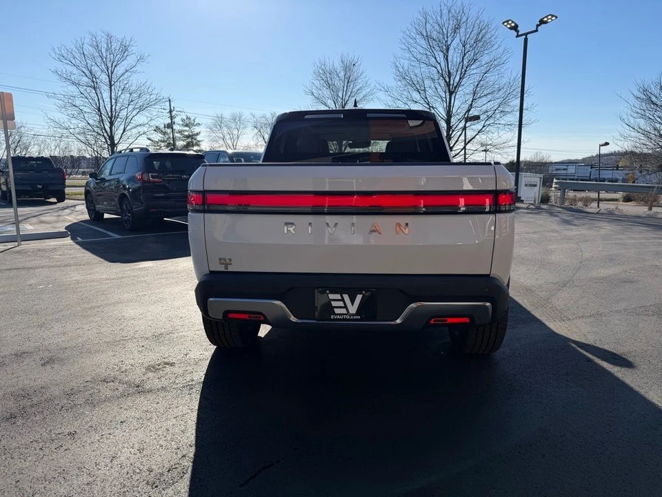 2022 Rivian R1T - Image 4 of 17
