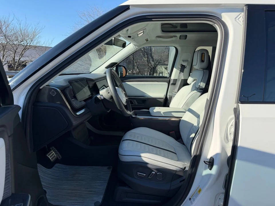 2022 Rivian R1T - Image 6 of 17
