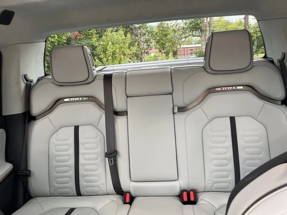 2022 Rivian R1T - Image 10 of 10