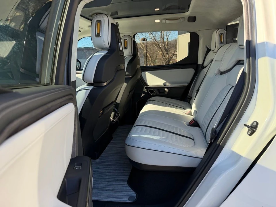 2022 Rivian R1T - Image 8 of 17