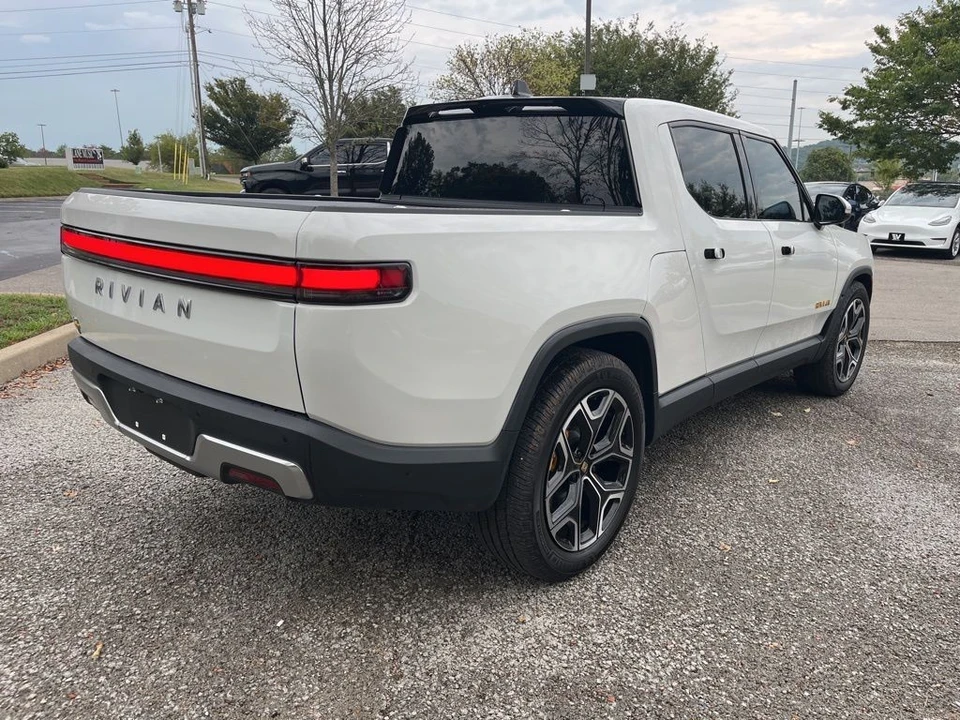 2022 Rivian R1T - Image 6 of 10