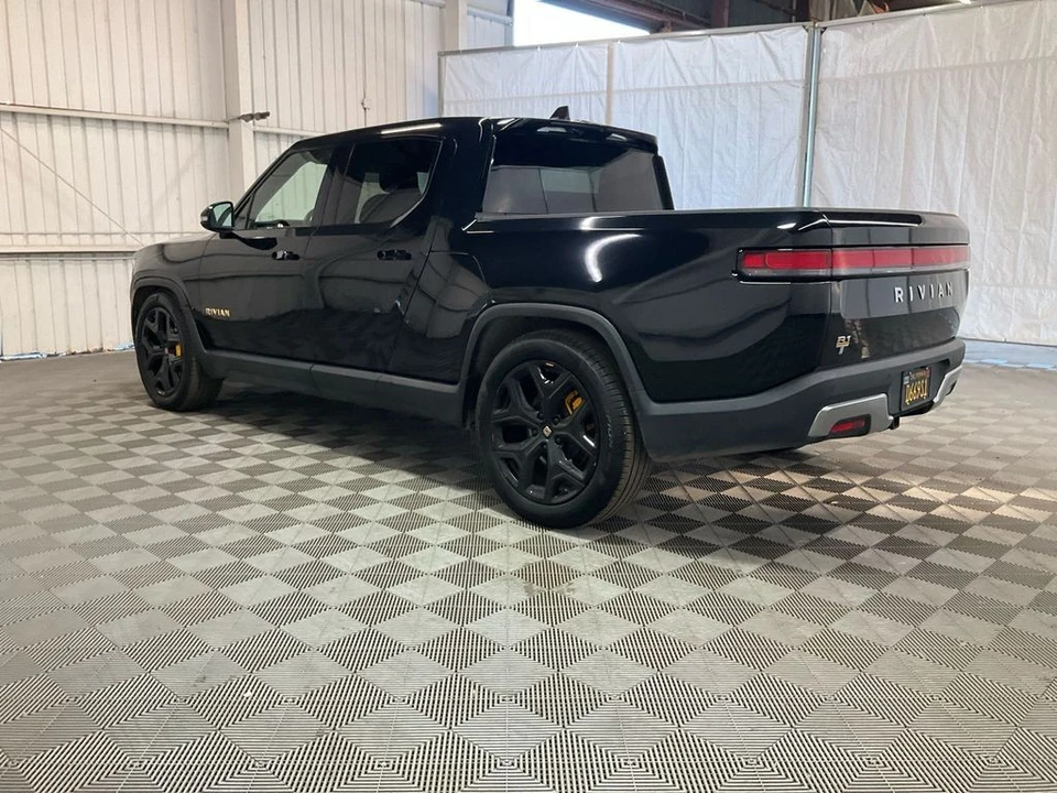 2022 Rivian R1T - Image 4 of 9