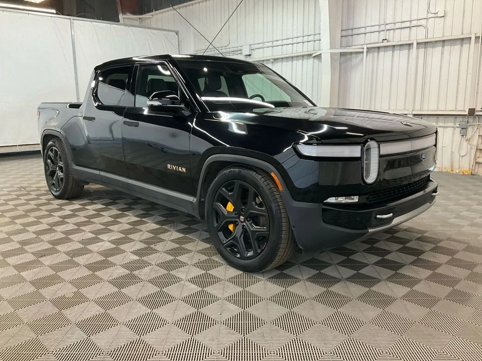 2022 Rivian R1T - Image 3 of 9
