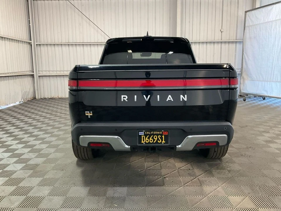 2022 Rivian R1T - Image 6 of 9