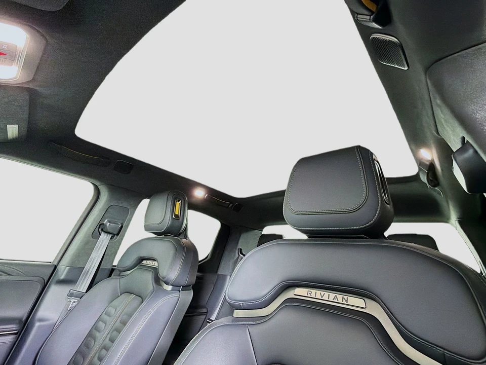2022 Rivian R1T - Image 15 of 21