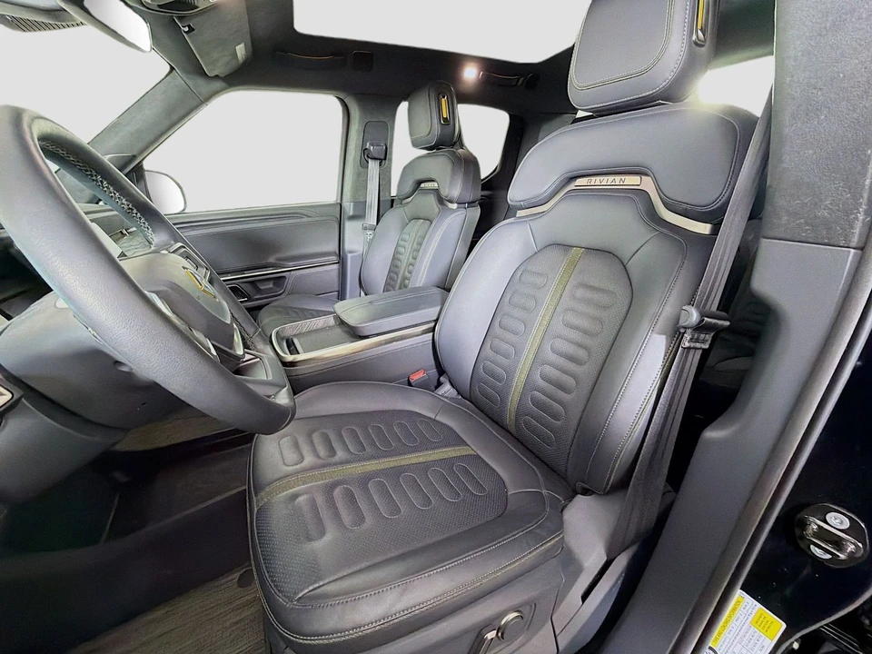 2022 Rivian R1T - Image 12 of 21