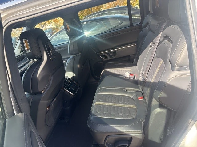 2022 Rivian R1S - Image 18 of 21