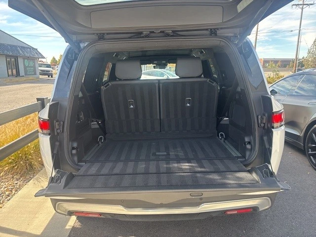 2022 Rivian R1S - Image 20 of 21